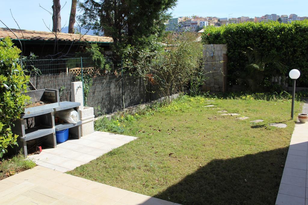 Casa Vacanze Roccella Beach Campofelice Di Roccella Bagian luar foto