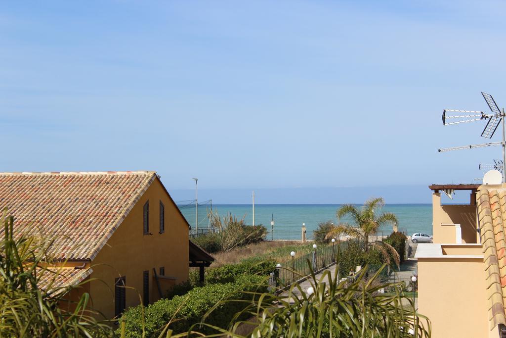 Casa Vacanze Roccella Beach Campofelice Di Roccella Bagian luar foto