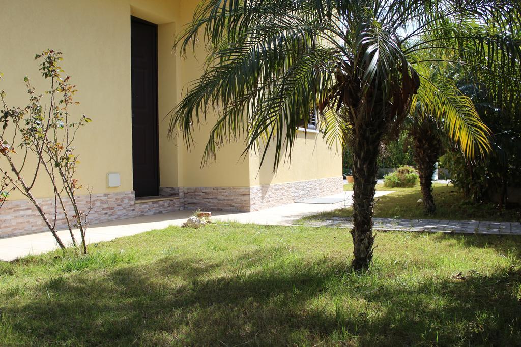 Casa Vacanze Roccella Beach Campofelice Di Roccella Bagian luar foto