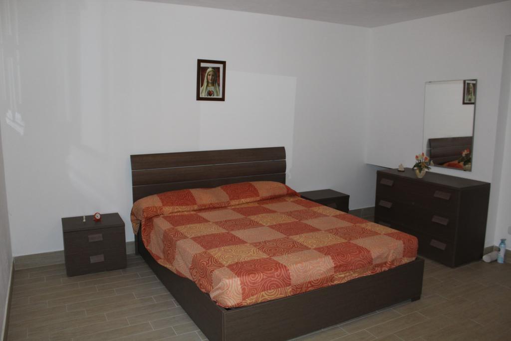 Casa Vacanze Roccella Beach Campofelice Di Roccella Bagian luar foto